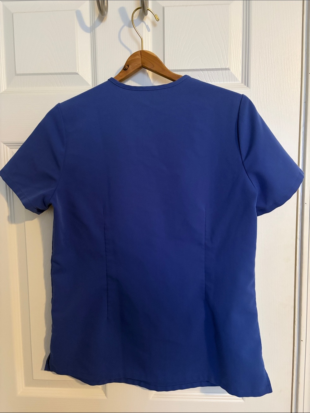 FIGS Women’s V-Neck Scrub Top — Electric Blue - Picture 3 of 3